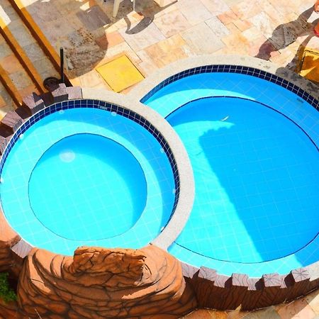 Flat Para Temporada Perto Singapura Shopping Com 7 Piscinas, Bar Molhado, Restaurante - A 3 Min Centro De Caldas Novas! Buitenkant foto