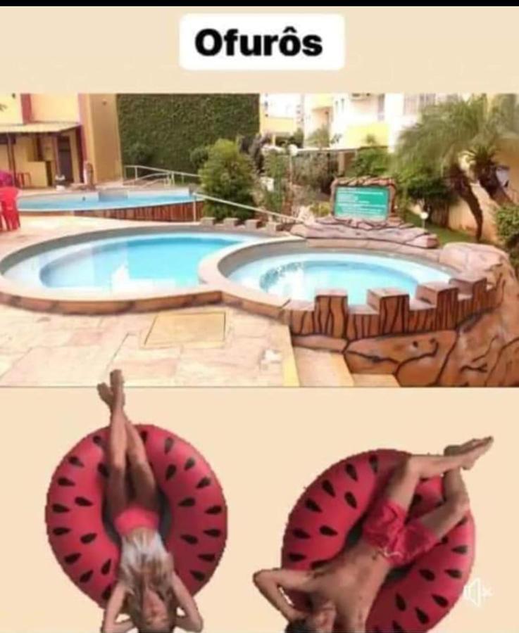 Flat Para Temporada Perto Singapura Shopping Com 7 Piscinas, Bar Molhado, Restaurante - A 3 Min Centro De Caldas Novas! Buitenkant foto