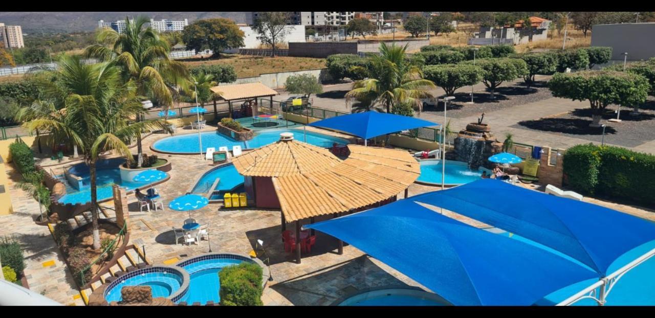 Flat Para Temporada Perto Singapura Shopping Com 7 Piscinas, Bar Molhado, Restaurante - A 3 Min Centro De Caldas Novas! Buitenkant foto